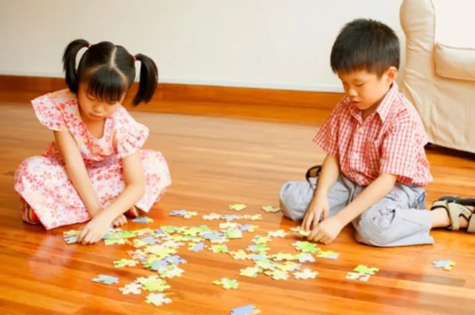 孩子从小玩这3种玩具，智力发育快人一步，家长不要心疼钱