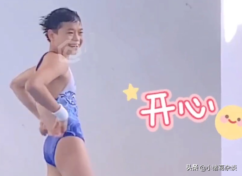 全红婵发福了？训练很认真，对记者竖大拇指，再次表演水花消失术