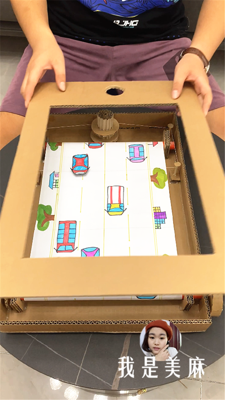 今天教大家用快递纸箱制作一个好玩的赛车玩具