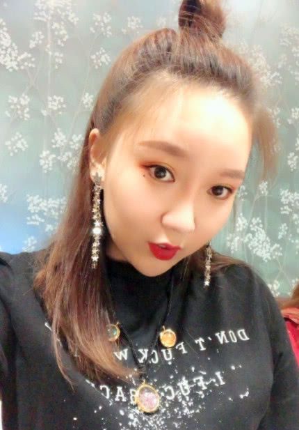 2470w出生地:黑龙江省哈尔滨市出生年月:1992年10月14日网民:刘大美人