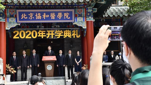 女生适合学哪些专业？推荐报考8个专业，学习难度小、就业前景好