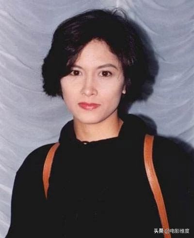 2008年,她与施祖男因共同拍摄电影《机动部队-同袍》而相识 .