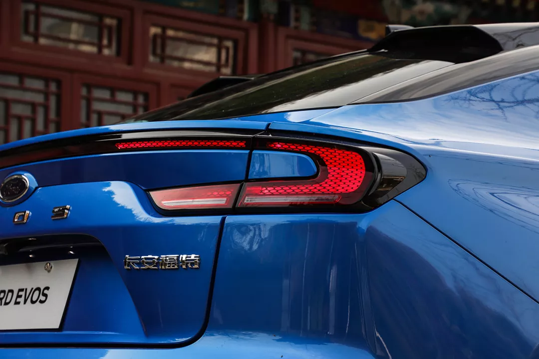 238马力+8AT！颜值不输宝马X4，这辆SUV福特EVOS本月上市