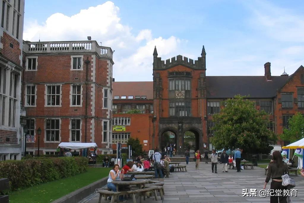 现代语言学习的最佳选择：纽卡斯尔大学翻译与口译文学硕士