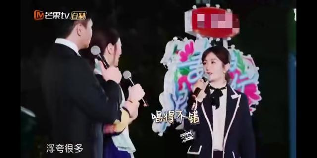 张杰谢娜和张智霖袁咏仪聚会，路上闺蜜牵手热聊拥抱告别姐妹情深
