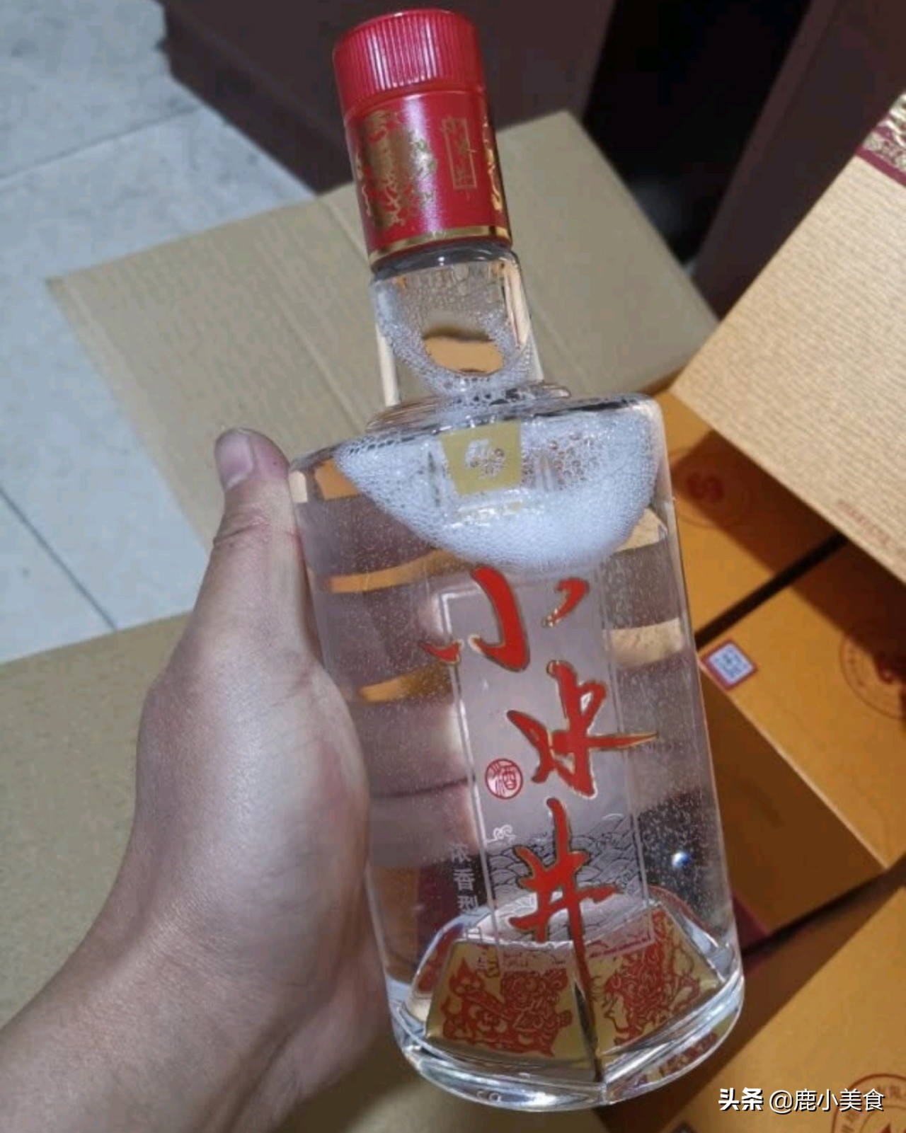 白酒送礼,8款“中端级”浓香型白酒最合适,价格不贵上档次