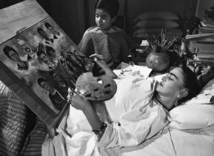 墨西哥传奇女画家弗里达的爱与痛：车祸与丈夫，都是人生灾难