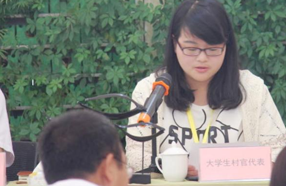 乡镇公务员将集体涨工资，县城公务员羡慕不来，你愿意报考吗