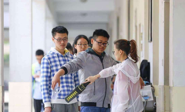 2022届高考生迎来坏消息，教育部表态，不允许这几类学生参加高考