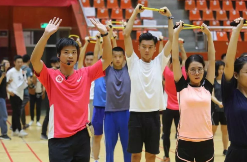 啥是“983大学”？苏炳添在暨南大学任教，校庆上的讲话逗笑众人