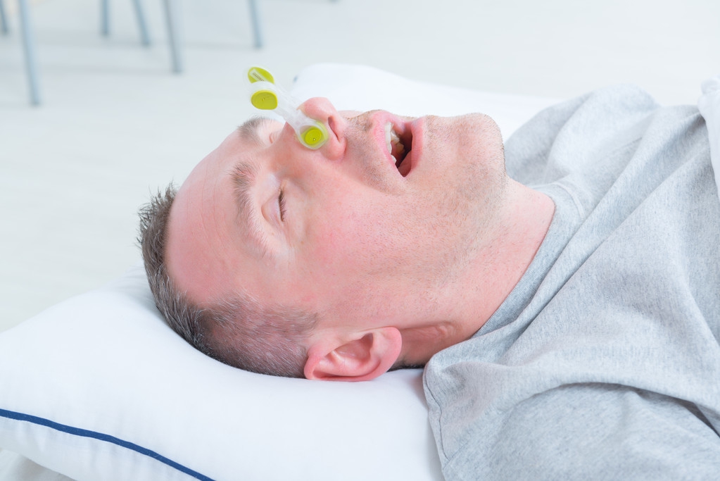 打呼噜是什么原因引起的？睡觉打呼噜的5大诱因-第1张图片
