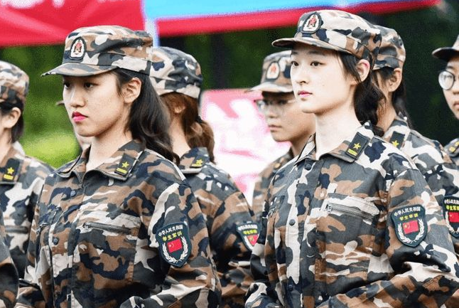 录取分数在550分左右的军校，毕业能拿到铁饭碗，适合中等生报考