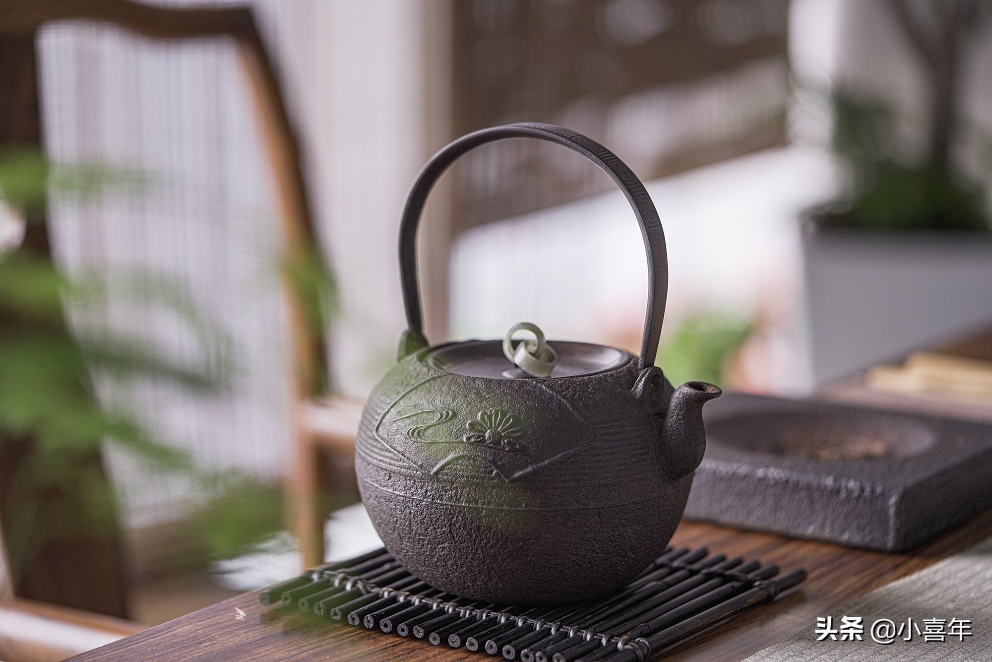 发朋友圈晒喝茶的短句（喝茶时适合发的15句走心文案）