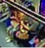 泉州一“公交色狼”猥亵熟睡女子！姑娘淡定拍完视频后报警，结局令人极度舒适