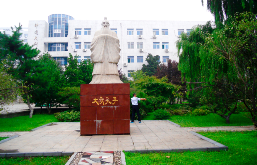 中国百强高校最新排名，中科大跻身前三出尽风头，浙大却跌落前五