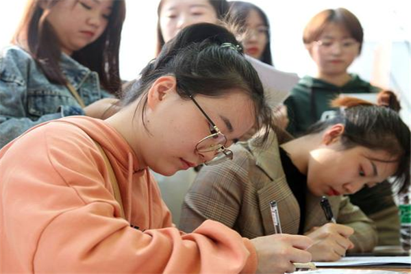 这4所大学经教育部同意，将停止办学，在校生成为“绝版人才”