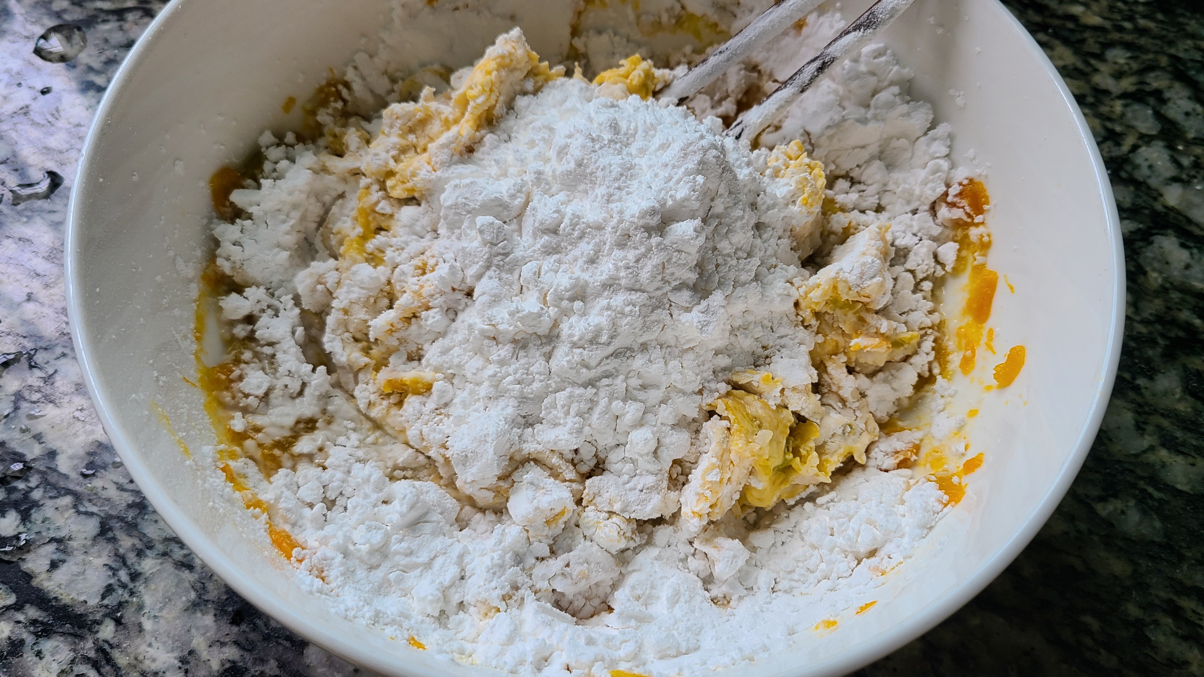 天气凉了，教你一道广东的滋补糖水，Q弹好吃味道很棒