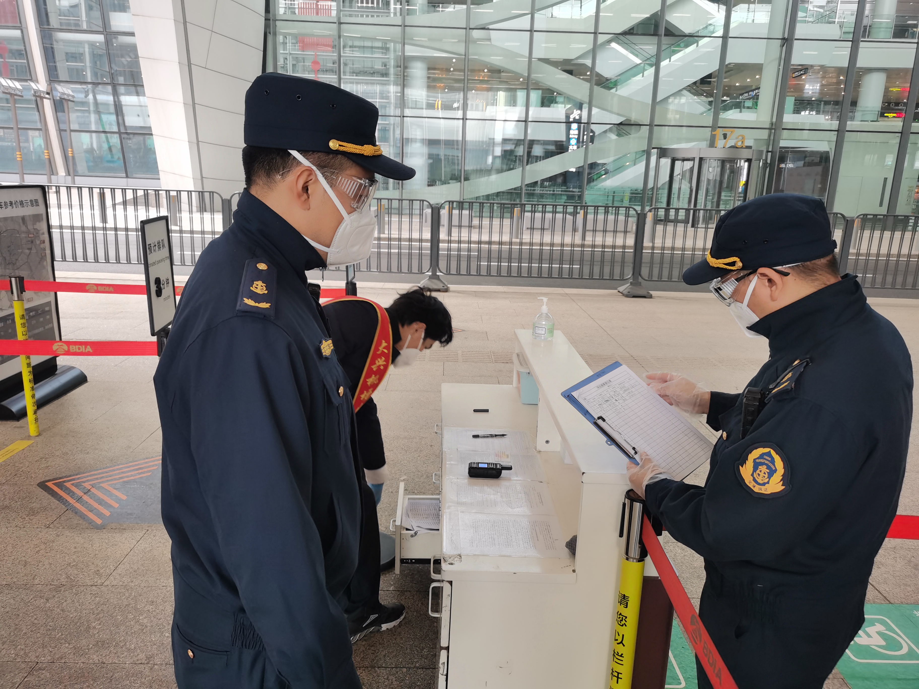 北京出租汽车暂停跨城服务，驾驶员加快接种疫苗“加强针”