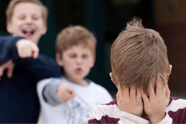 孩子在学校被欺负，父母做好这5件事，比打回去更有效