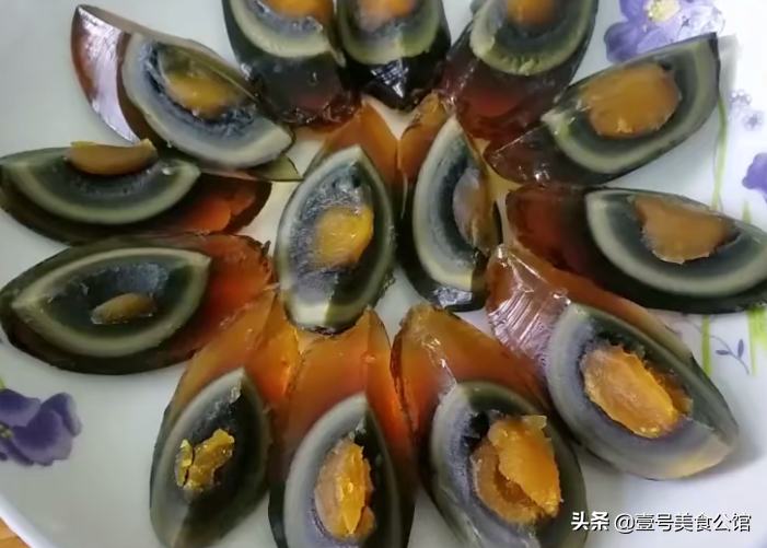 制作蒜泥皮蛋的方法如何做蒜泥皮蛋