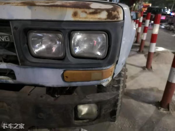 东风EQ140洒水车：经时光蹂躏仍然耐用，这位“老人家”令人钦佩
