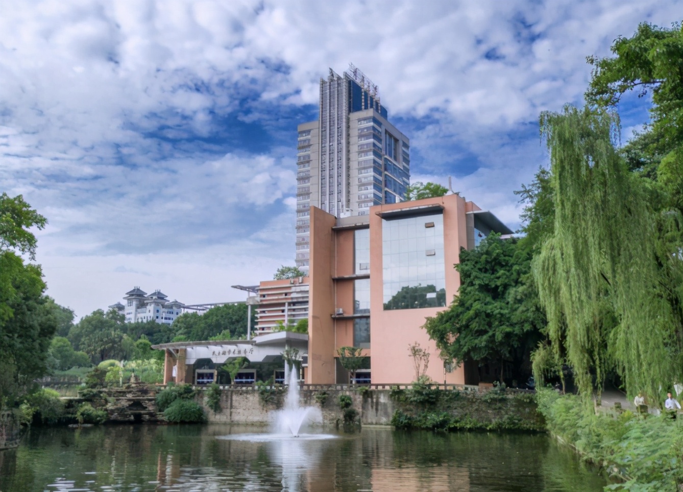 在重庆大学，有你向往的生活！