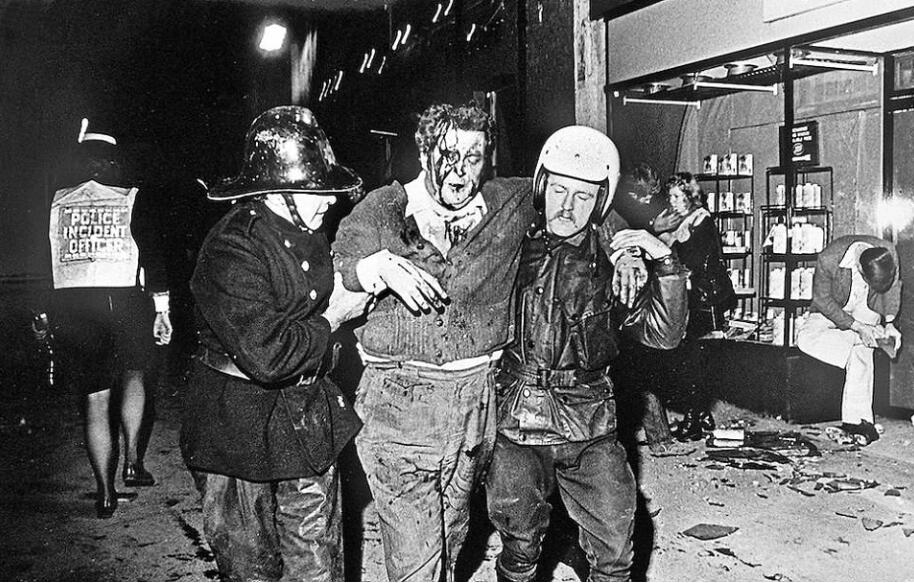 “是的，在阅读时，部长读”爱尔兰“吗？