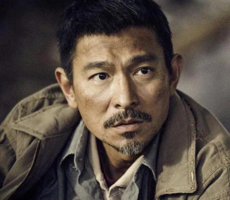 刘德华沈阳被扇耳光，对自己亲姐20年来见死不救，到底发生了什么