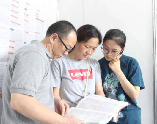 武汉一所211大学招生遇冷，安徽考生400多分考上了，家人很欣慰