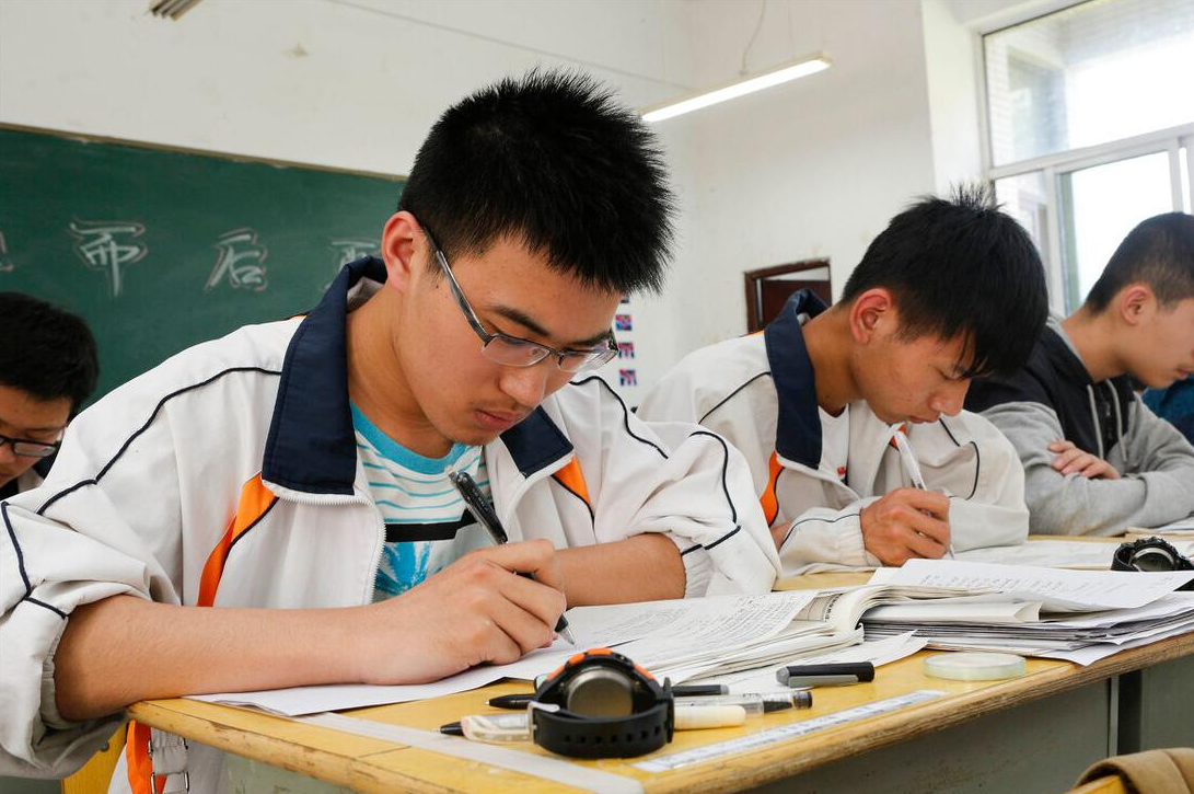 高考补习（高三学生补课花15万）