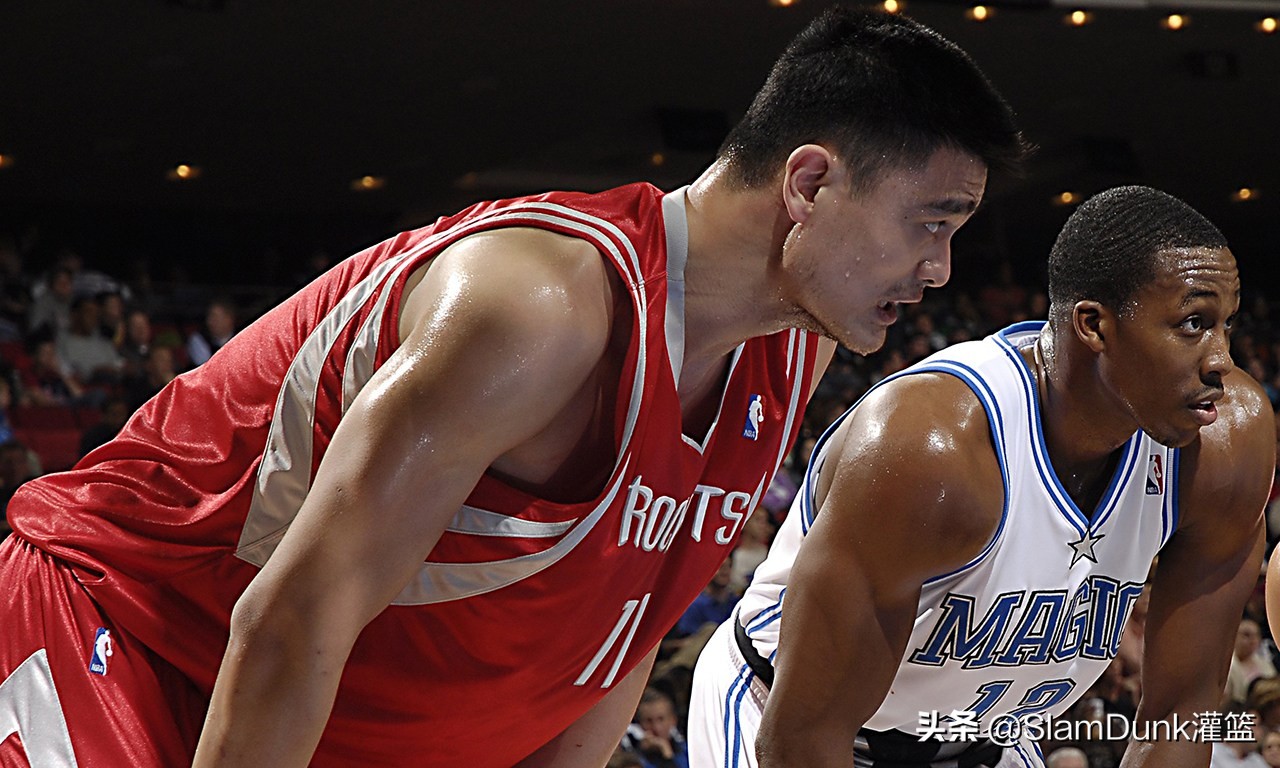 nba为什么会引进姚明(“移动长城”姚明，从菜鸟到名人堂的NBA生涯)