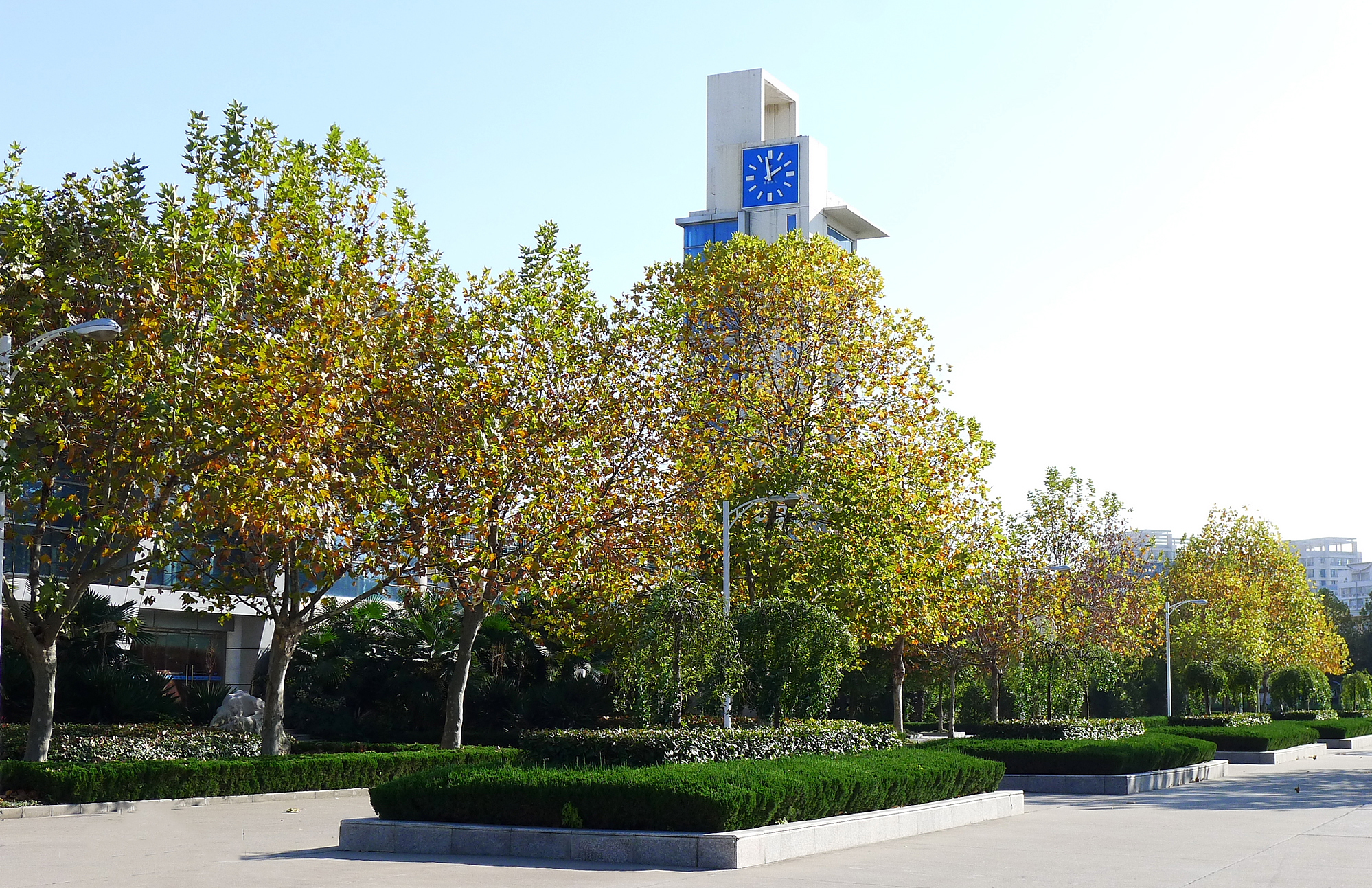 江苏盐城闻名遐迩六所高中，一本上线率相当高，堪称重本人才摇篮