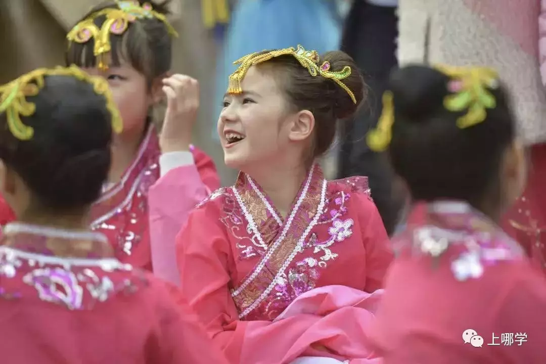 上海静安这所全市招生的民办小学，外区招生人数多，几年没涨学费