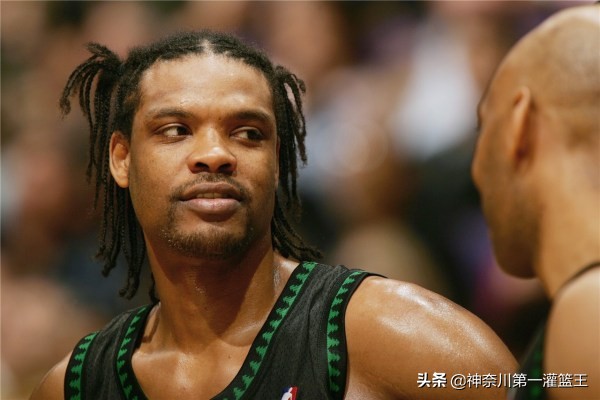 为什么nba球星退役那么早(一个比一个雷人，盘点NBA球员另类退役理由，欧文或走科里森老路)