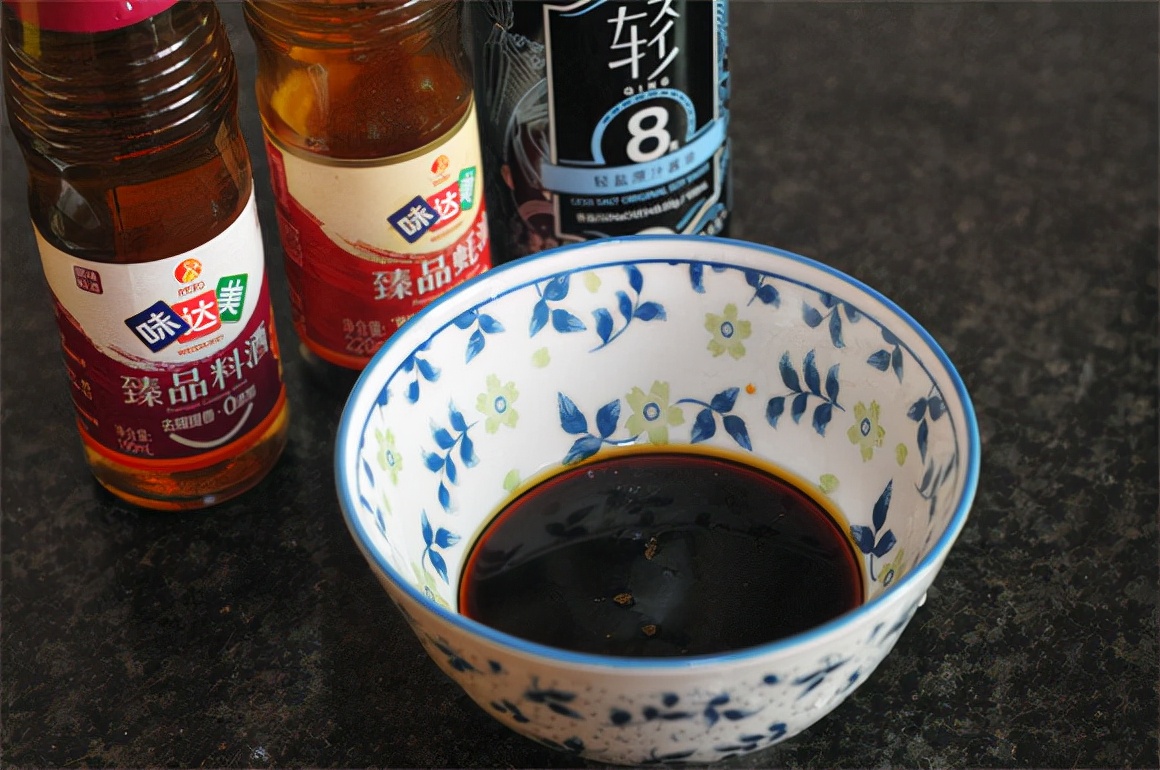 湖南妹子教你做回锅肉，不油不腻入口即化，冬天吃它最解馋