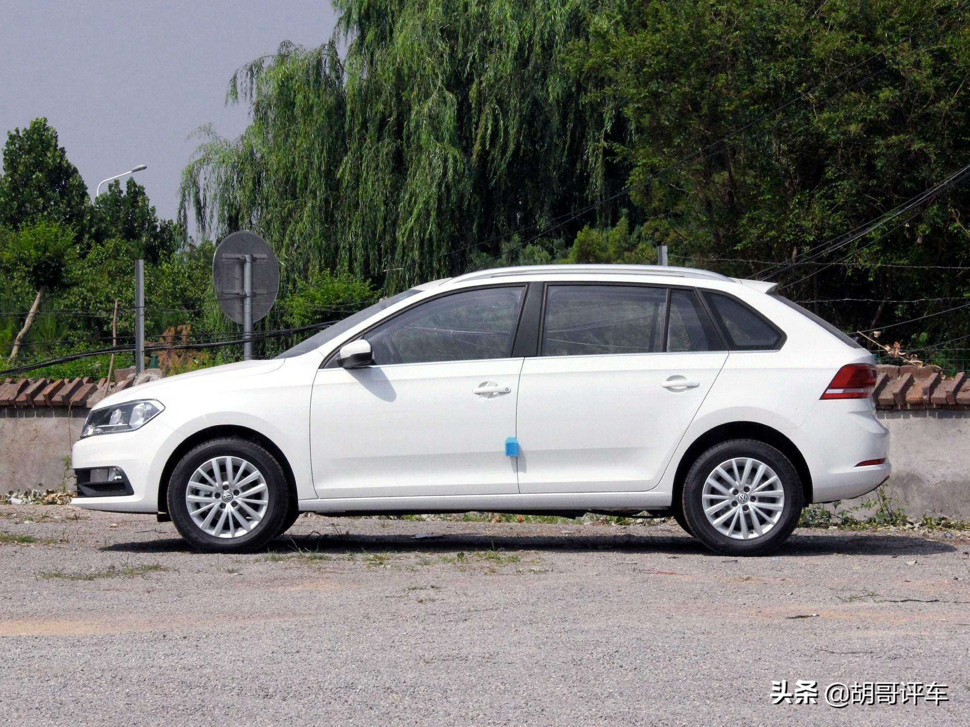 車名很響亮車型很一般,6at變速箱,實拍大眾桑塔納