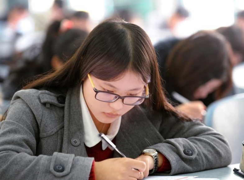 日语可以代替英语参加高考吗（高考英语或被）