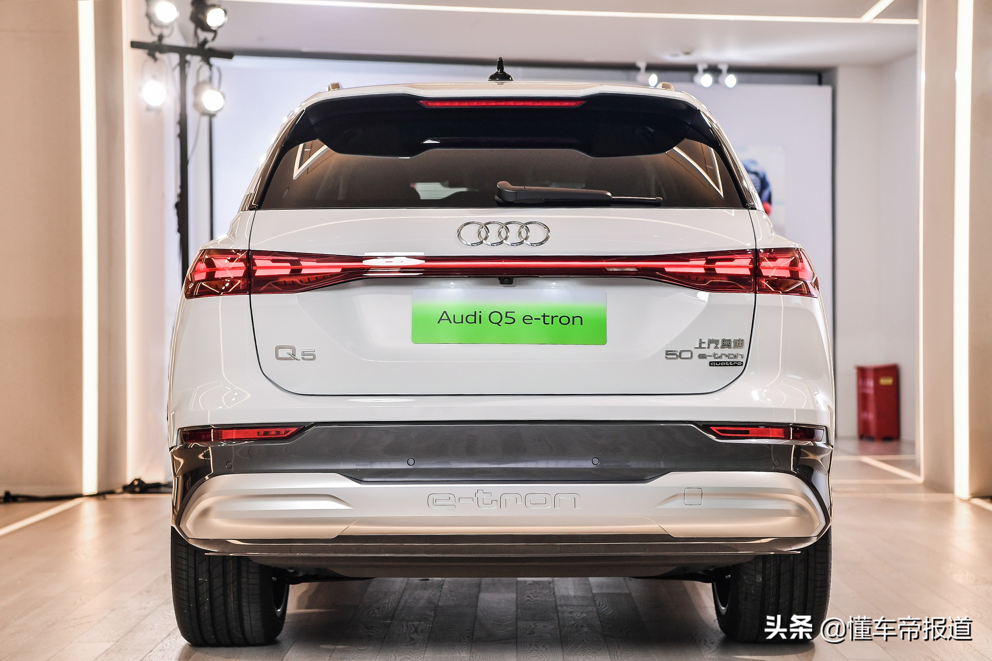 奥迪Q5 e-tron电动SUV发布，提供大6座/7座布局