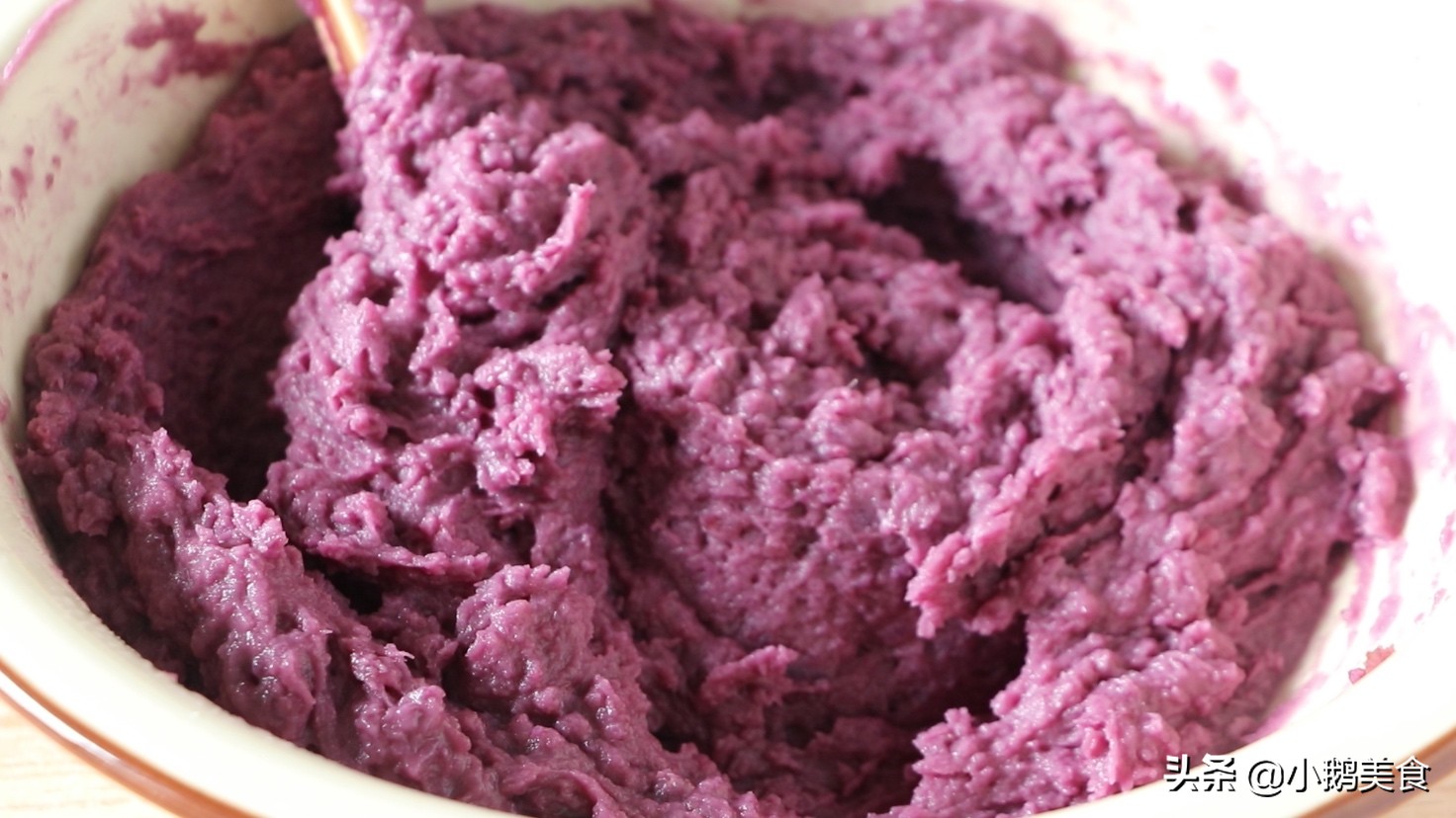紫薯糕怎么做（5步做出香甜筋道越嚼越香）