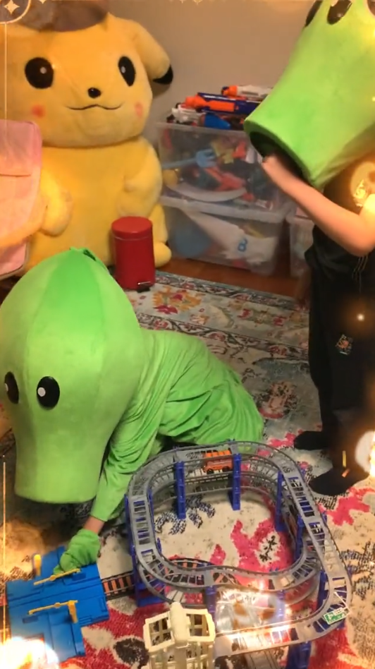 马雅舒罕晒儿女，豪宅内终于有家具，曾为孩子搬空客厅惹争议