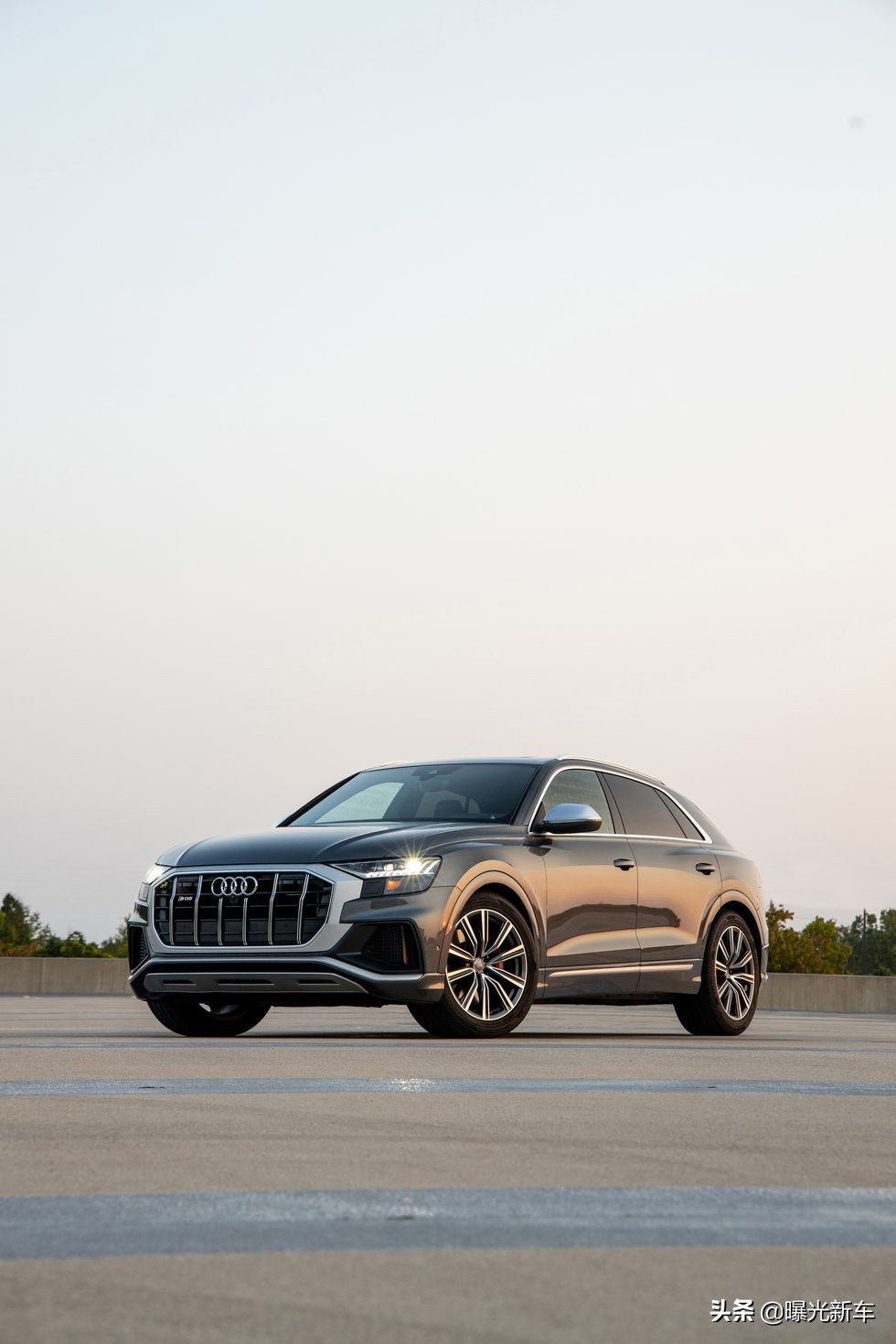 奥迪sq8,官方图片,2022最新款,豪华内饰suv,四驱八速