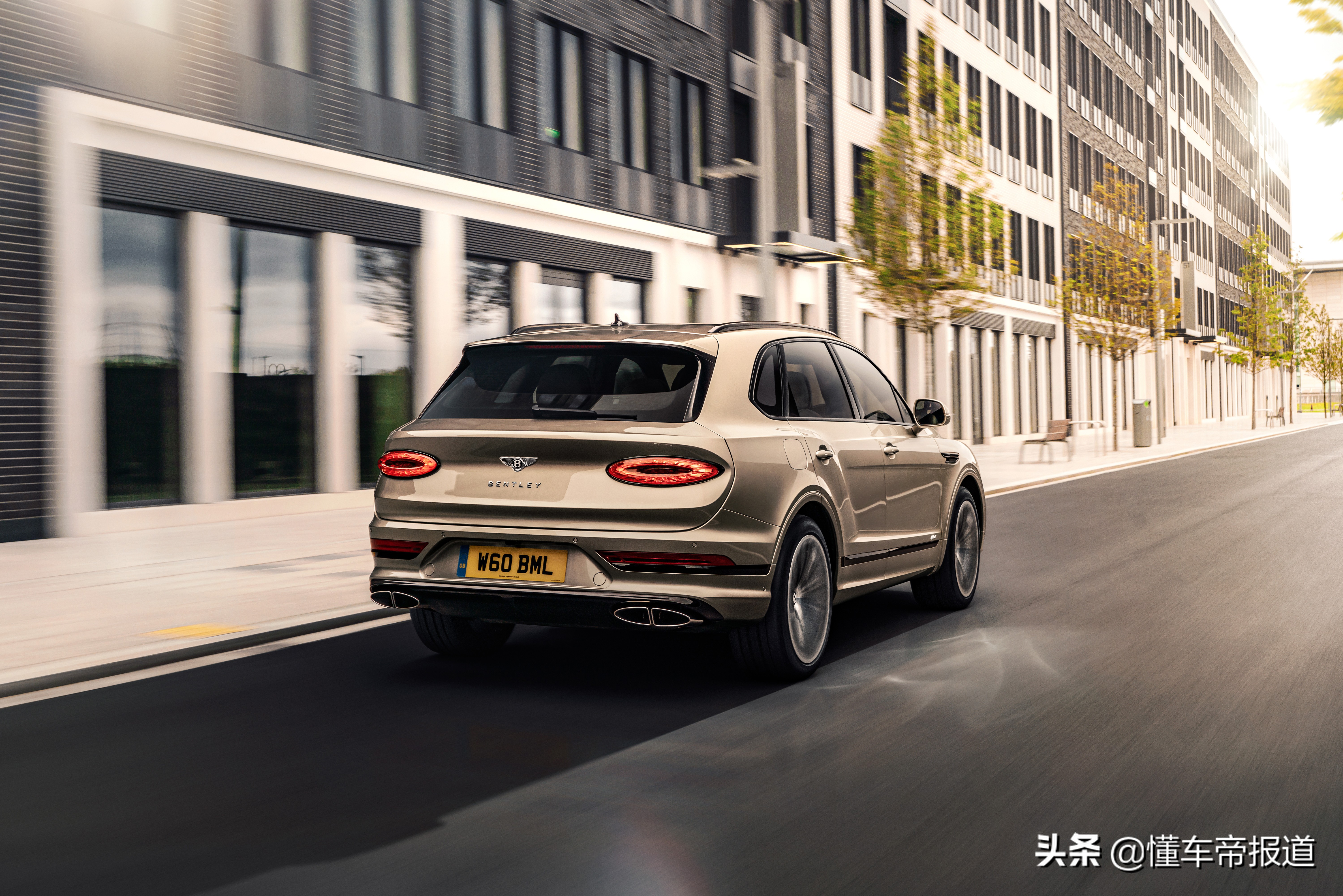 新车丨最贵的绿牌SUV？2021款宾利添越PHEV亮相上海车展