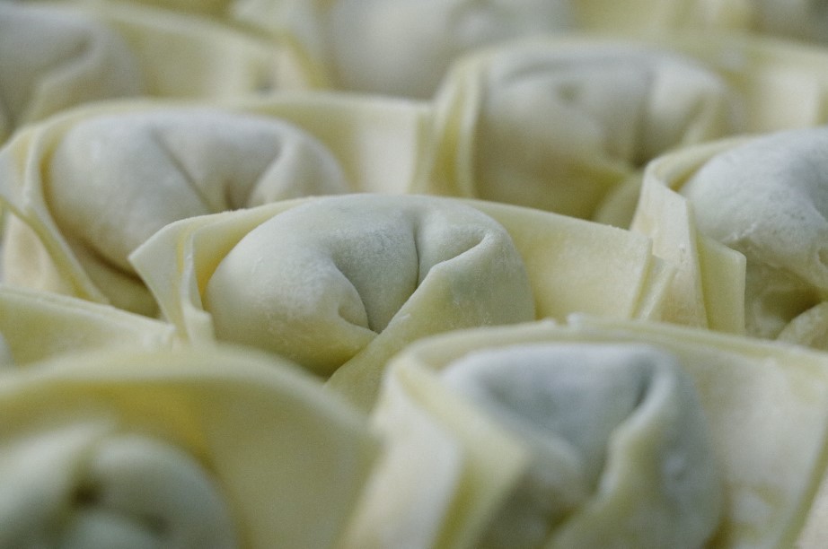 13一斤饺子皮包多少个饺子 -生活知识库-动动脑