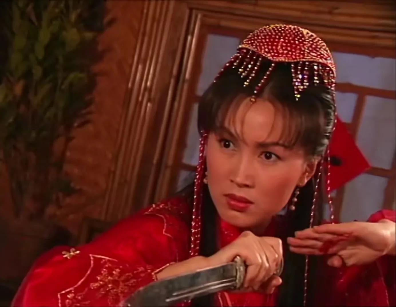 整体来看,这版剧情很紧凑,陈秀雯扮演的穆桂英霸气又聪慧.