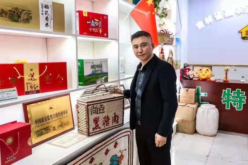 許春生：汗灑創(chuàng)業(yè)路，不忘桑梓情