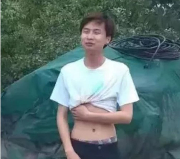 听说丑的男生找个女朋友就会变帅，你不信？来看看这几个小哥哥