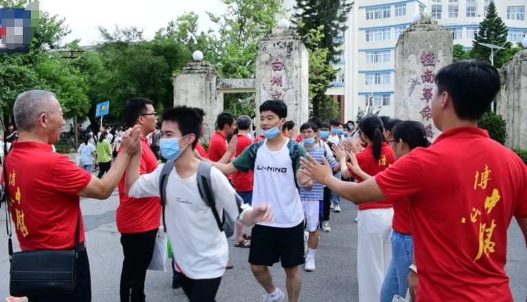 2021高考没考好不允许“复读”？官方回应来了，家长总算放心了