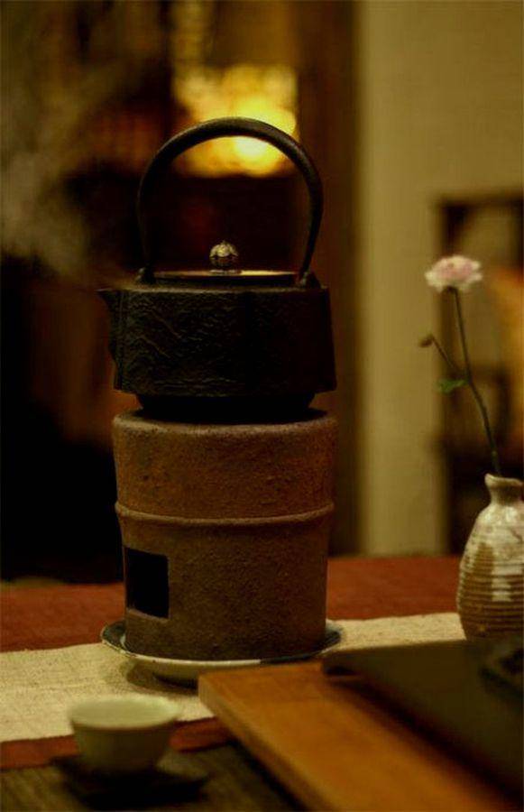 圣贤寂寞，饮者留名，3首诗词写尽微醺美好，周末出去喝两杯？