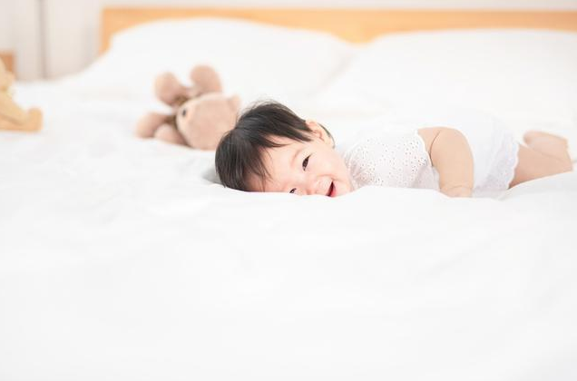 宝宝最佳睡眠时间表，宝妈快来对照一下，你家孩子掉队了吗？