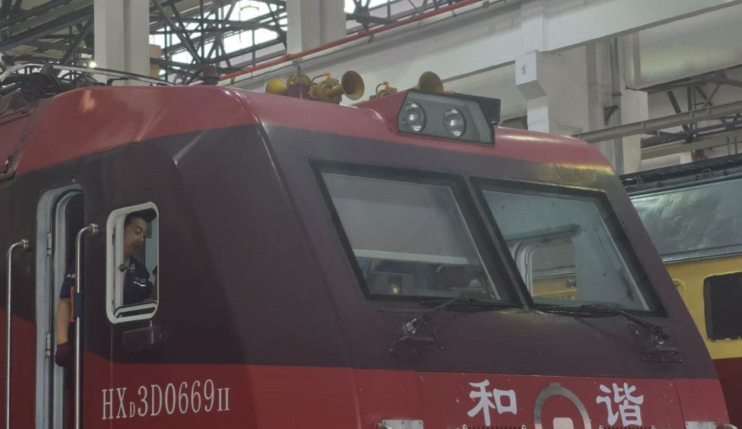 火车各种鸣笛声到底代表啥意思？
